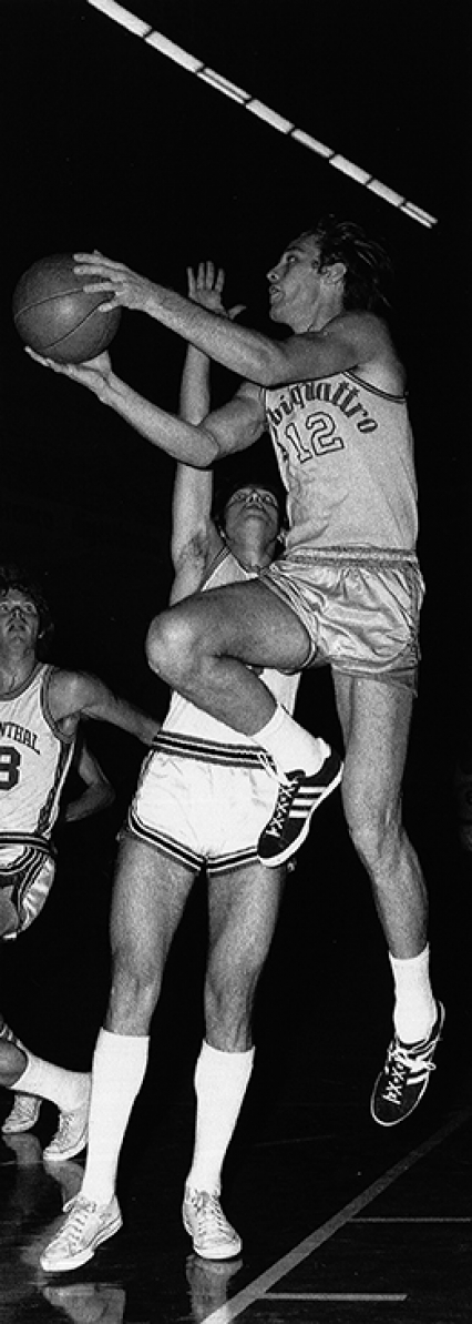 Dennis Grey in azione di tiro